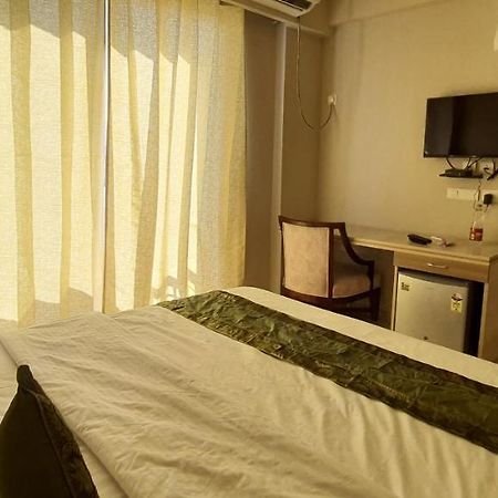 Hotel Omaxe Govind Dham Vrindāvan Buitenkant foto