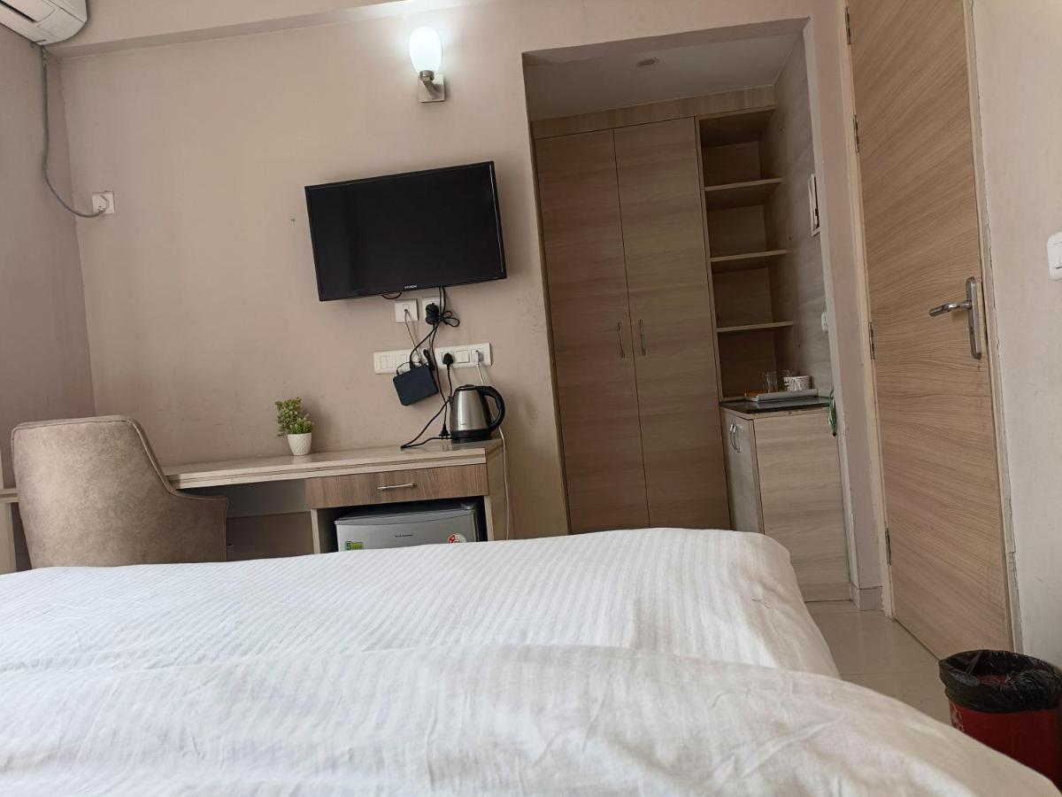 Hotel Omaxe Govind Dham Vrindāvan Buitenkant foto