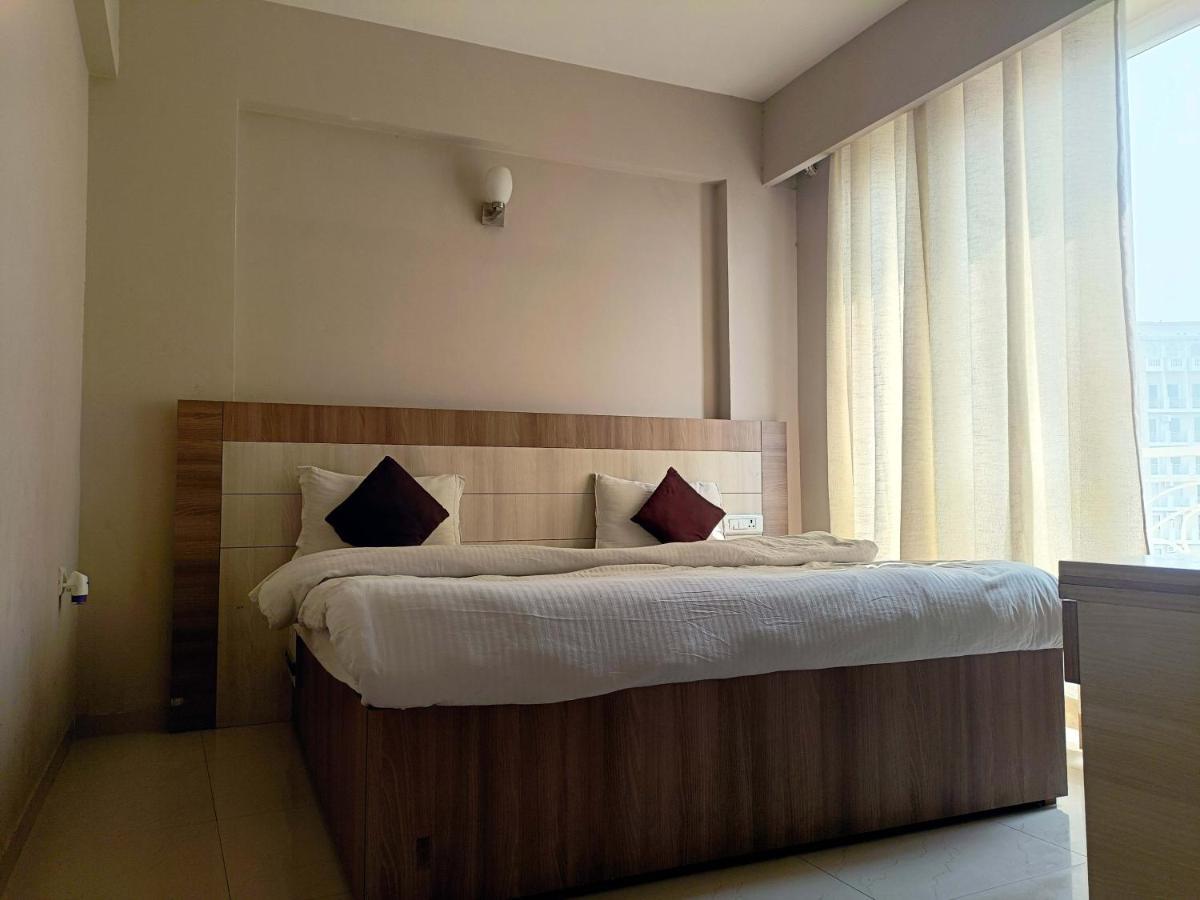 Hotel Omaxe Govind Dham Vrindāvan Buitenkant foto