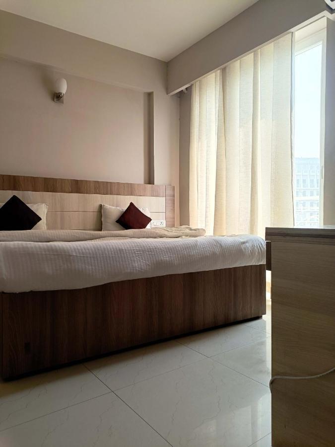 Hotel Omaxe Govind Dham Vrindāvan Buitenkant foto
