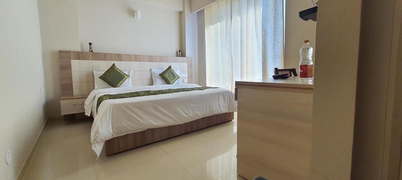 Hotel Omaxe Govind Dham Vrindāvan Buitenkant foto