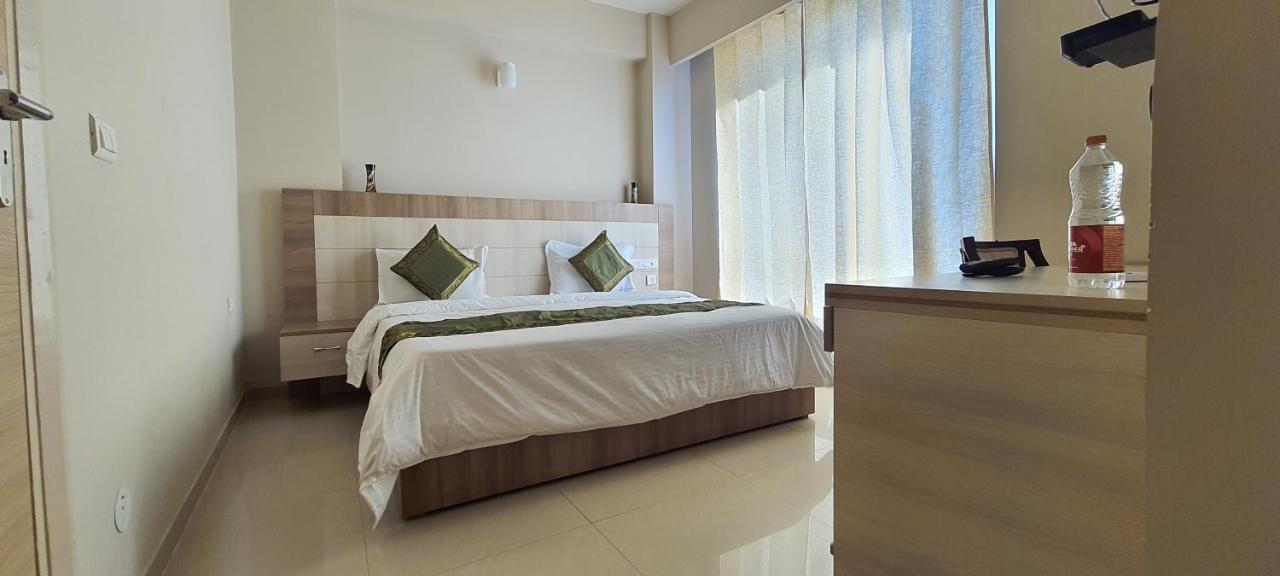 Hotel Omaxe Govind Dham Vrindāvan Buitenkant foto
